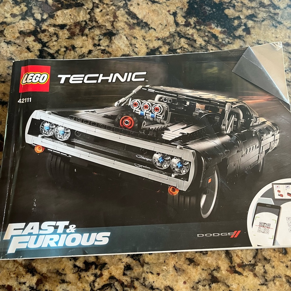 1077 piece Lego dom dodge charger car the fast and the furious - Picture 2 of 9